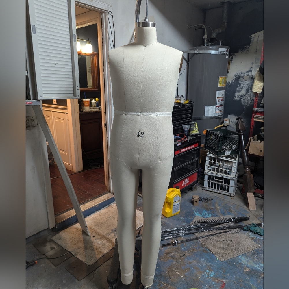 Vintage wolf 42in waist headless male mannequin